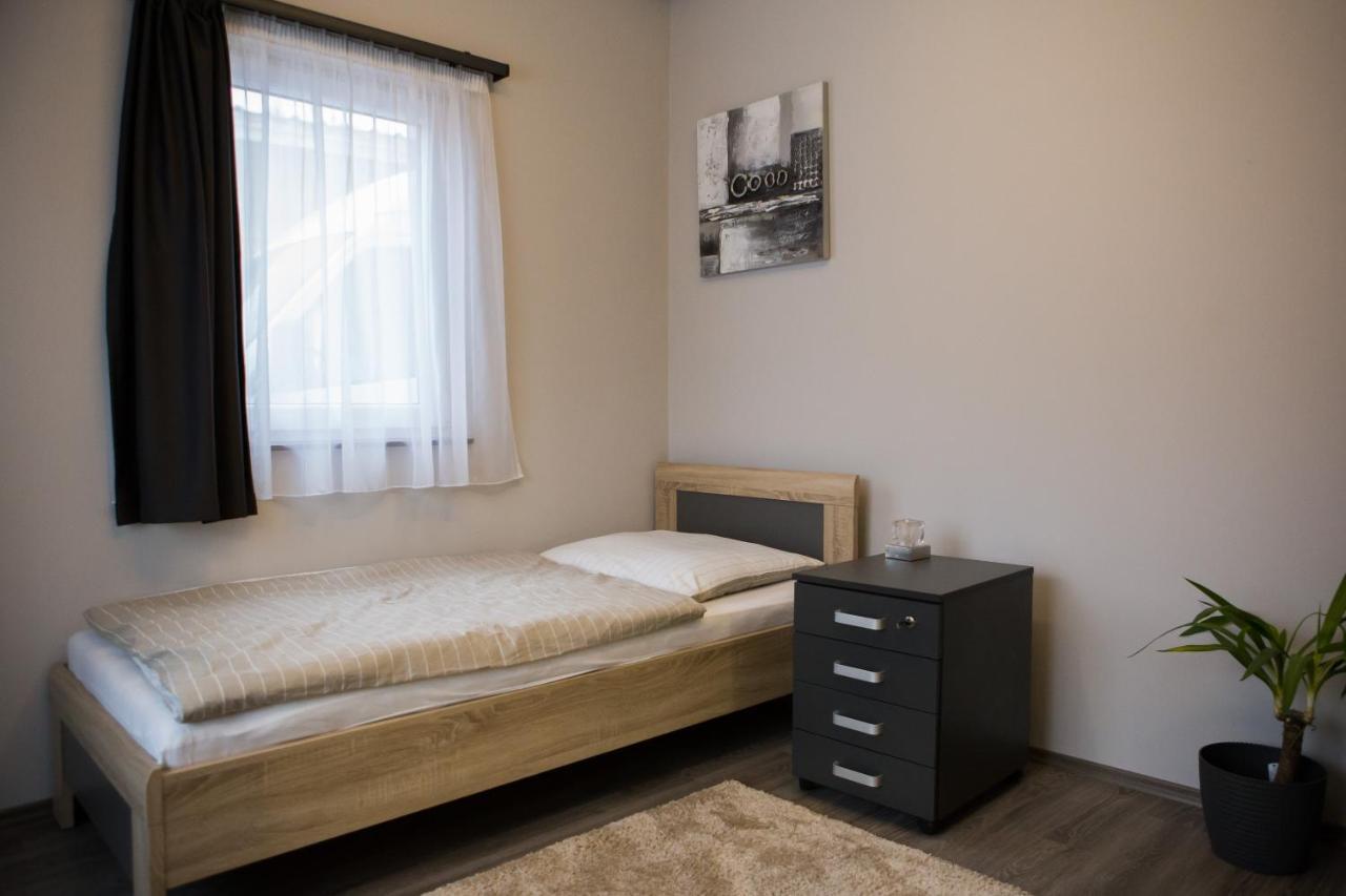 Kikelet Apartman Apartment Szombathely Exterior photo
